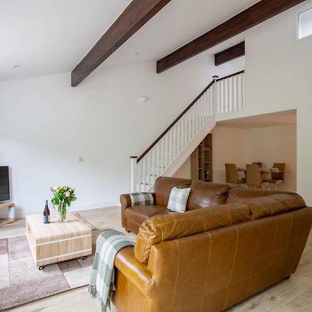 Ascot Cottage Сайърънсестър Екстериор снимка
