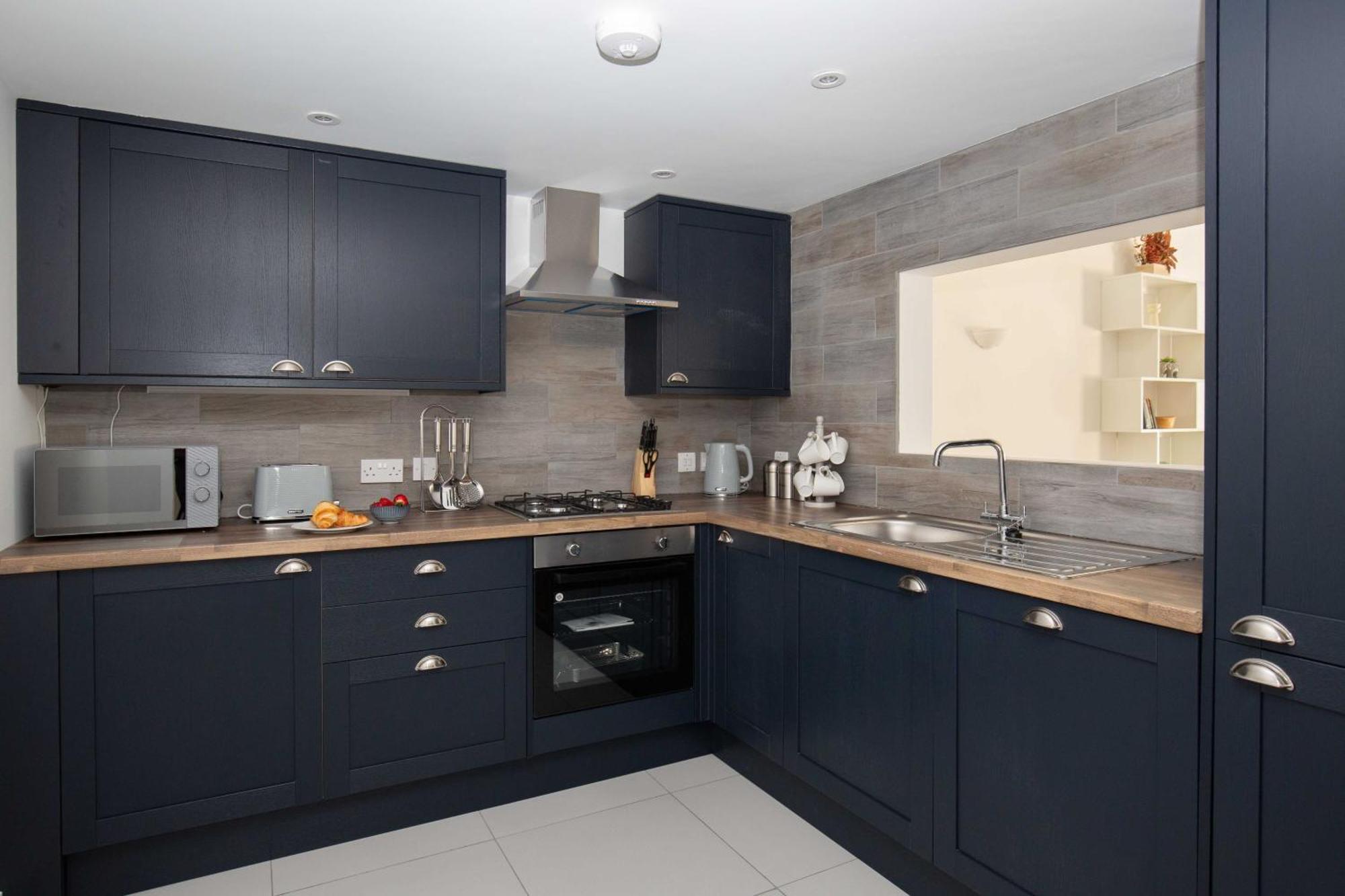 Ascot Cottage Сайърънсестър Екстериор снимка