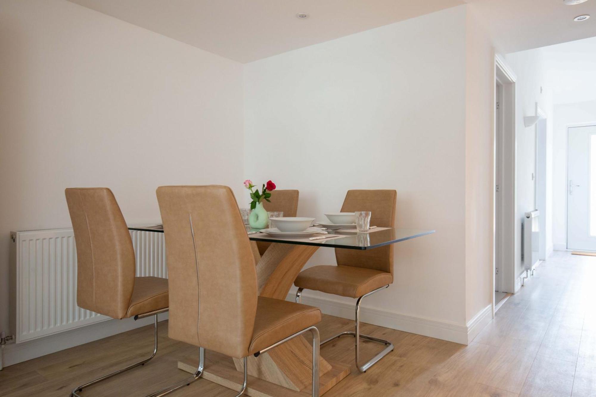 Ascot Cottage Сайърънсестър Екстериор снимка