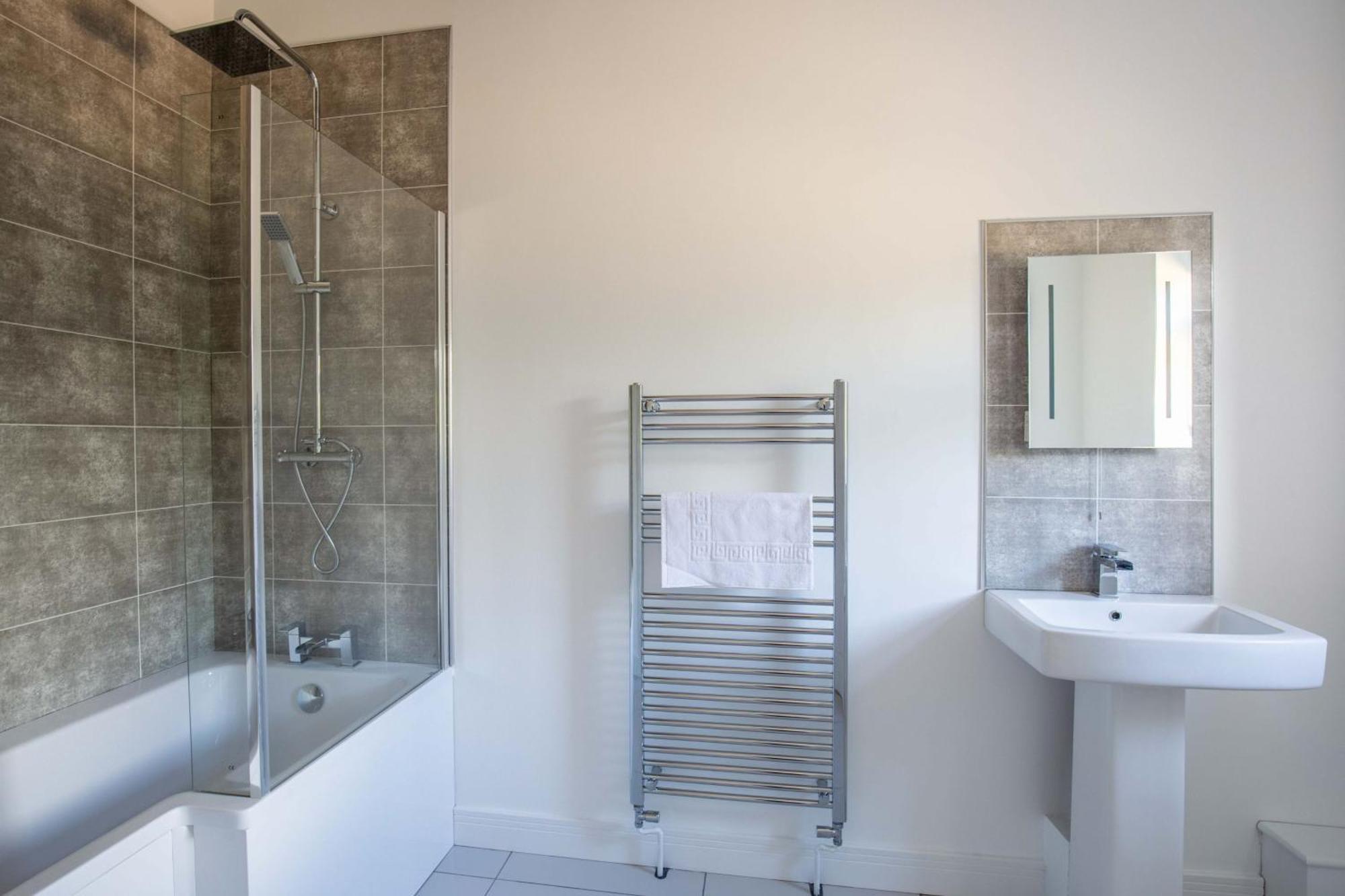Ascot Cottage Сайърънсестър Екстериор снимка