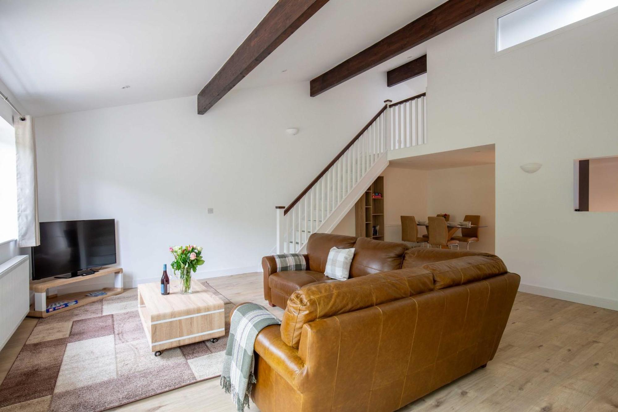 Ascot Cottage Сайърънсестър Екстериор снимка