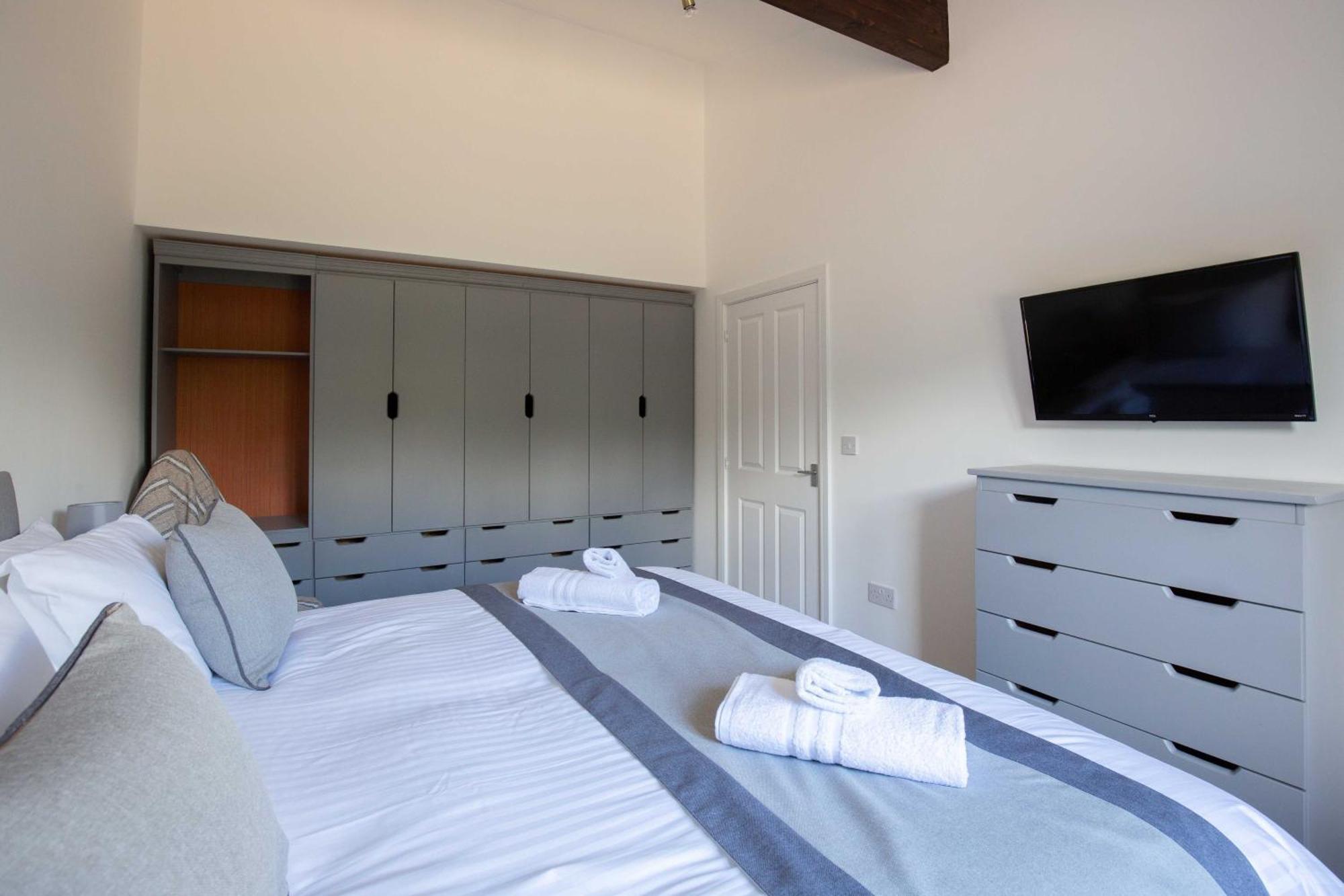 Ascot Cottage Сайърънсестър Екстериор снимка